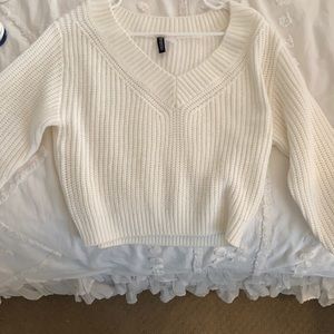 H&M white v neck sweater